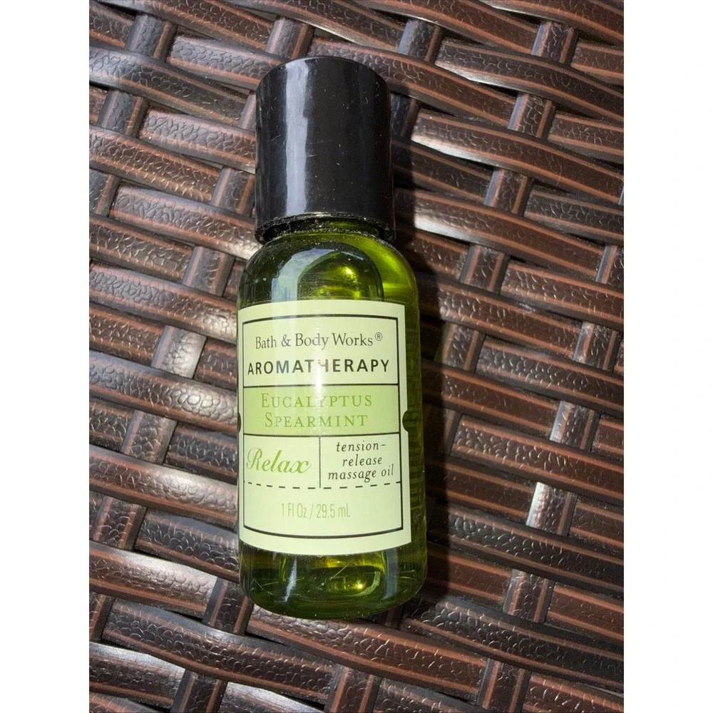 Bath & Body Works Aromatherapy Eucalyptus Spearmint Relax Massage Oil 1oz Travel